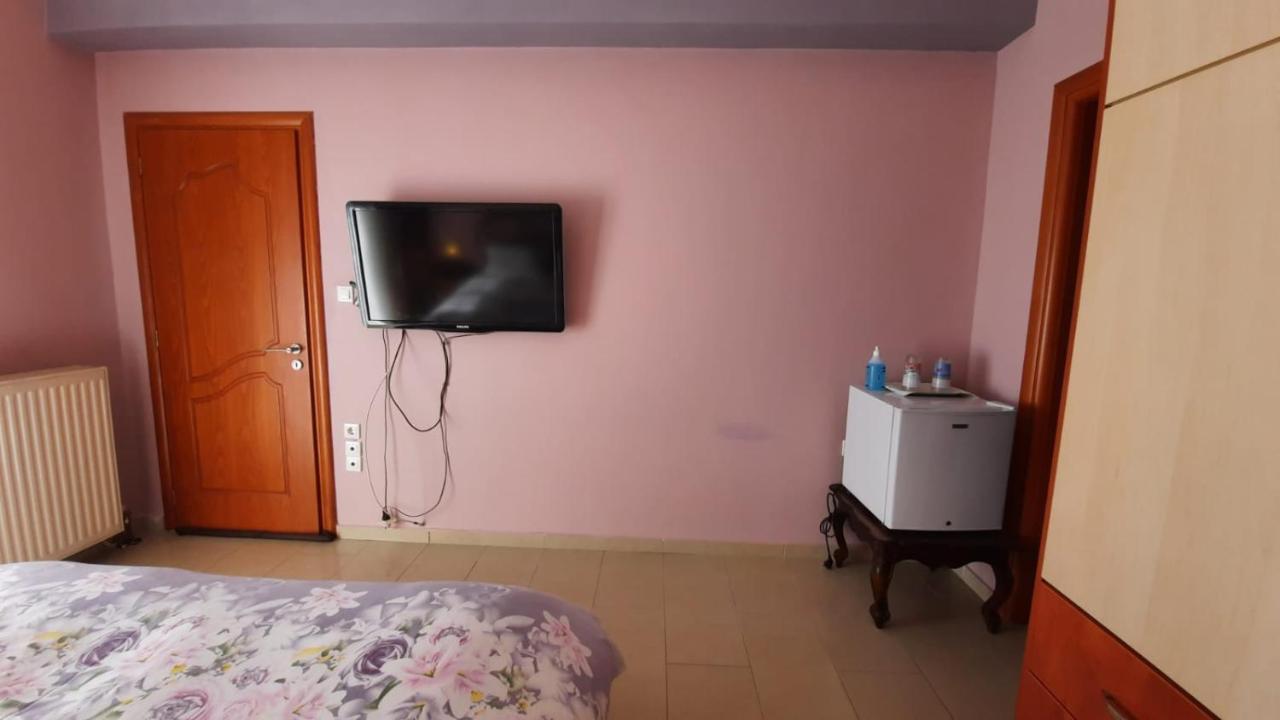 Ioannis - Room With Balcony Near Limnopula Gavrolimni ภายนอก รูปภาพ